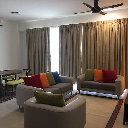 Afiniti Muslim Medini Condo นุสาจายา ภายนอก รูปภาพ